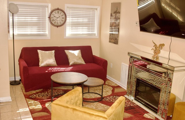 DC Dwtn Apt. w/Modern Interior