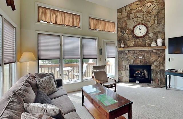 DCV #1 Tahoe Este | Amazing Views, Across From Wisp