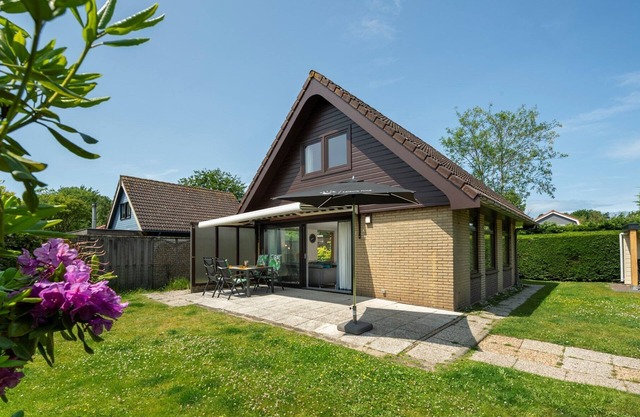 De Bongerd 79 holiday home in Renesse near beach and sea