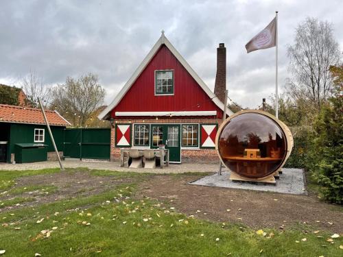 De Kastanje 5-persoons met overdekte lounge en hottub, barrelsauna, stoomsauna, ligbad, sunshower, wifi