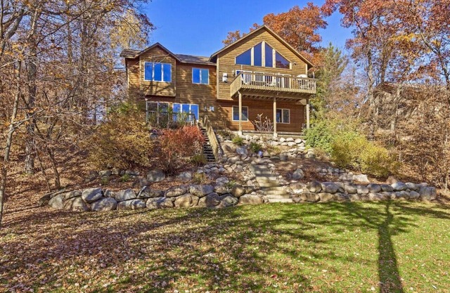 Deacon's Lodge Golf: Overlooking Pelican Lake - Breezy Point