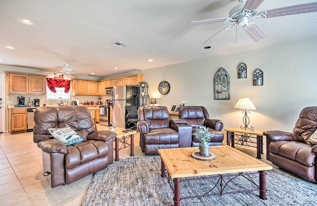 Deck & Lake Access: Cozy Townhome in Eucha