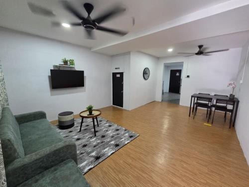 Deefah Homestay Taman Sepanggar Kota Kinabalu