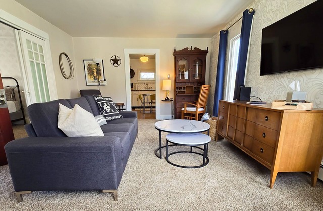 Deer Haven Bungalow- charming fully equipped home located within a block of historic downtown Cody!