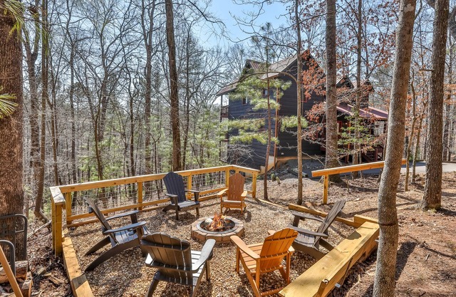 Deer Run -Dog Friendly, Hot Tub, Game Room/Minimum Age Requirement of 25 yrs or
