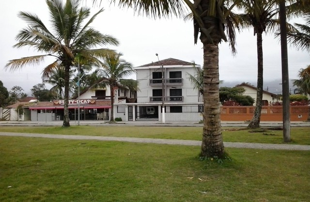 Defrente Beach Bertioga for weekends and feriadosno