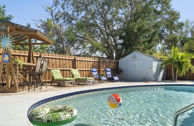 Del Boca Vista|Pool, Screened Porch, 5 to Beach