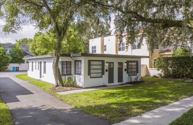 Delaney House w Private Backyard