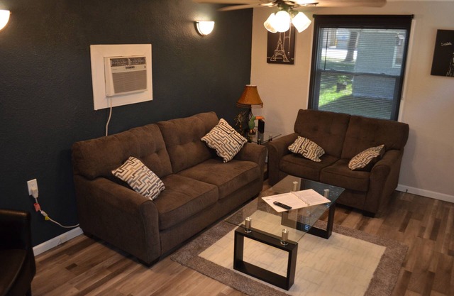 Delightful 1-bedroom tiny home in quiet area