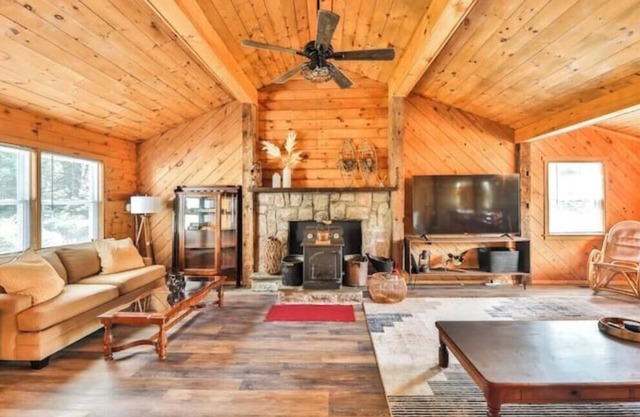 Delightful 3-bedroom chalet with WiFi in Windham