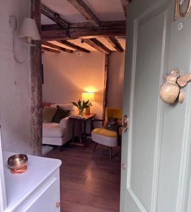 Delightful Bee Cottage, Sandwich