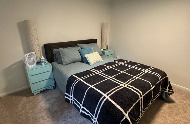 Delightful Duplex in Roanoke- Close to the Hospitals and Pet friendly!