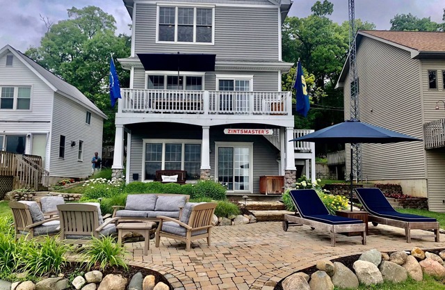Delightful Lake Front Home on Crooked Lake