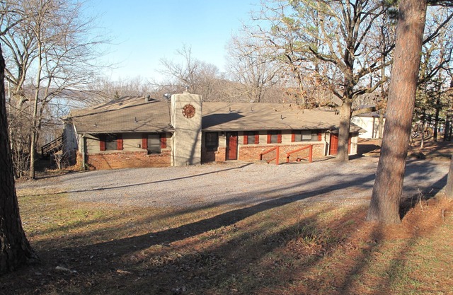 Delightful Lake Tenkiller Vacation Home