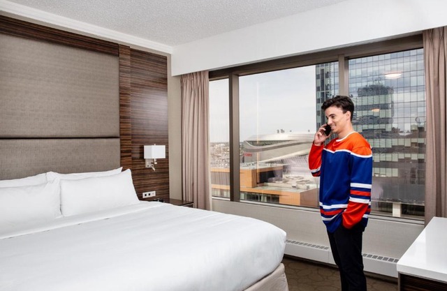 Delta Hotels by Marriott Edmonton Centre Suites