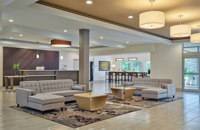 Delta Hotels by Marriott Chicago Willowbrook