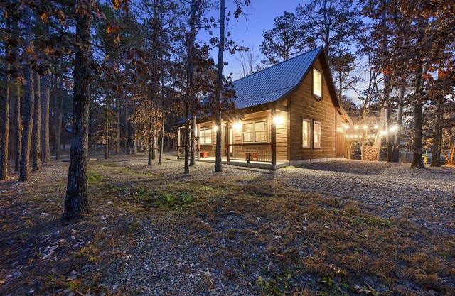 Deluxe Broken Bow Family Cabin with a Pond!