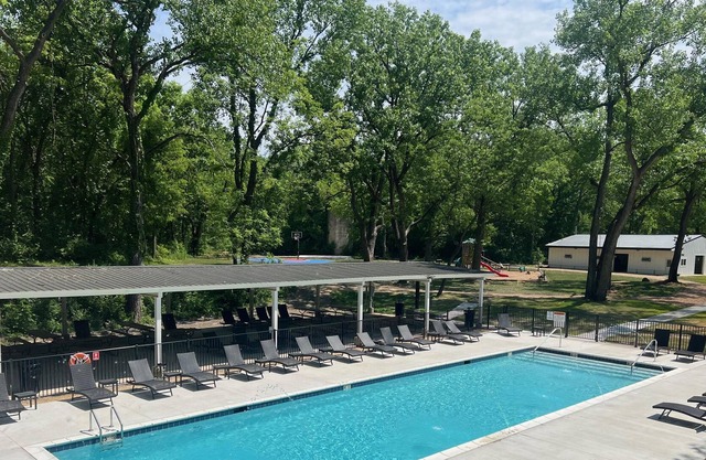 Deluxe Cottage - Experience the beautiful serenity of our new private cottages at Fox Bluff