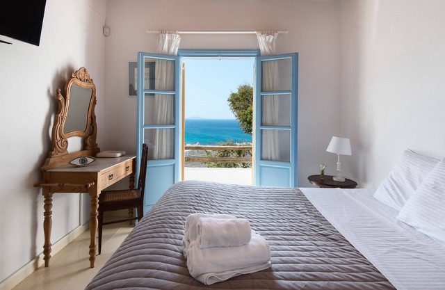 Deluxe Double or Twin room with balcony and Sea View