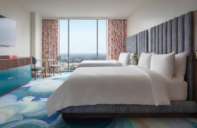 Deluxe Queen Room Near Foxtail Coffee Co ORL