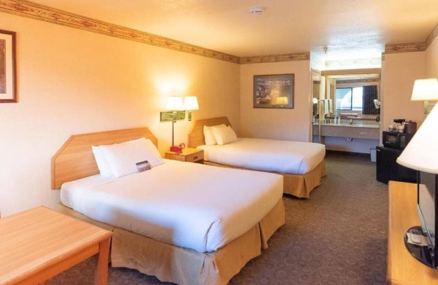 Deluxe Room 2 Queen Beds