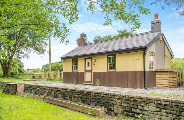 Derry Ormond Halt - One Bedroom House, Sleeps 2