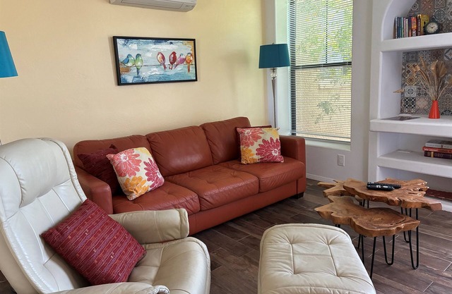 Desert Morada Casita M- 1 Bed 1 Bath Dog Friendly maximum 2-NO OTHER PETS