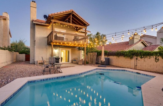 Desert Sage House, Pool, 75in TV, Kids Living Area