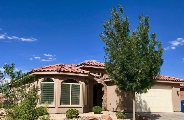 Desert Sky Villa--BRAND NEW & FABULOUS!