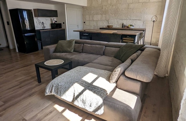 Design apartment in the heart of the ramparts of Aigues-Mortes