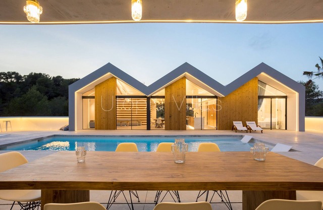 Design, comfort, and Mediterranean lifestyle 5 mn to Sitges!