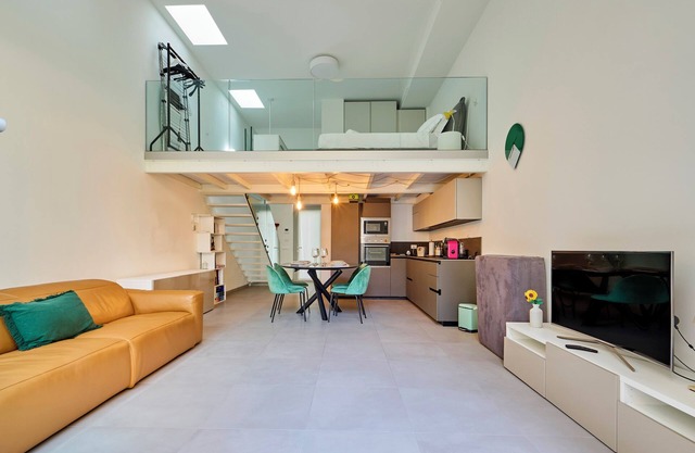 Design Loft with Private Garden | Portello