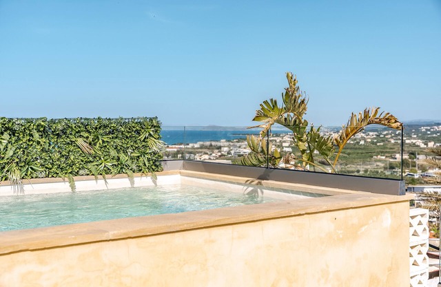 Design Rooftop Pool Villa