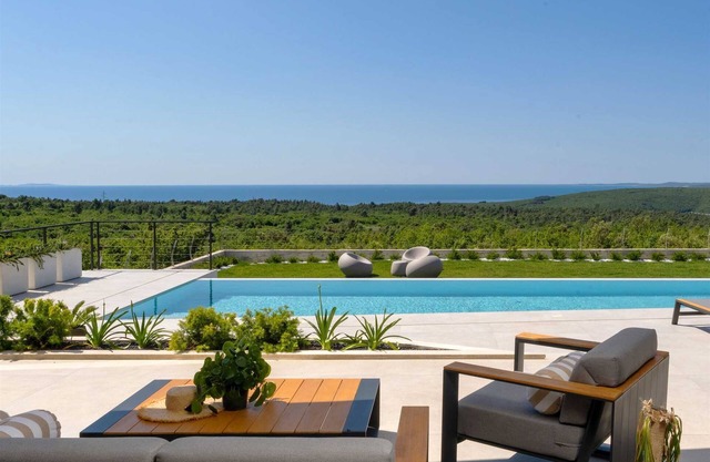 Design Villa Diagonal - Tranquil sea view escape