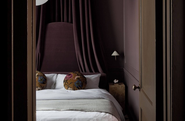 Designed for a romantic getaway or a solo adventure on the town. Dramatic & Theatrical