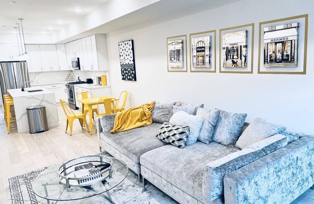 Designer 3BDR Rooftop Monument View&Parking Near H St Corridor Free Cancellation