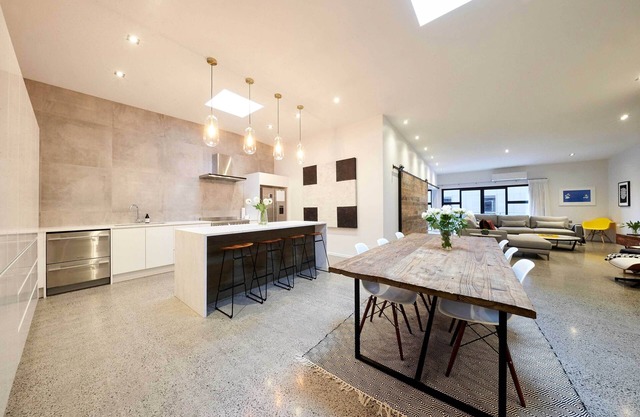 Designer, 4 Bd Converted Loft | Minutes to SkyCity