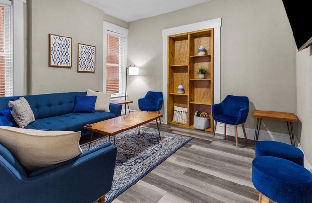 Designer Home in Shaw | RIGHT SIDE | JZ Vacation Rentals