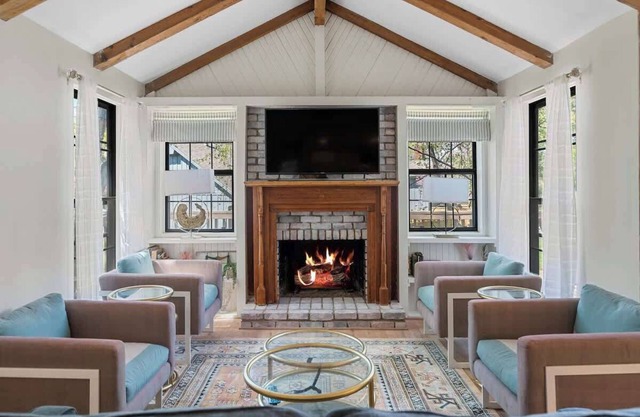 Designer Luxury 4bed/4ba w/Pool