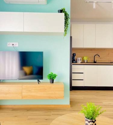 Designer luxury apartment 1BDR with parking