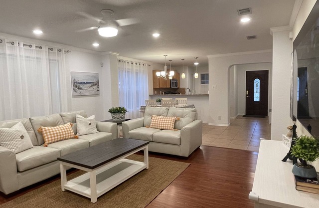 Desirable Pretty Home close to Sea World-Medical Center-UTSA