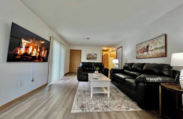 Destiny's Charming remodeled 2 bed GEM Middletown