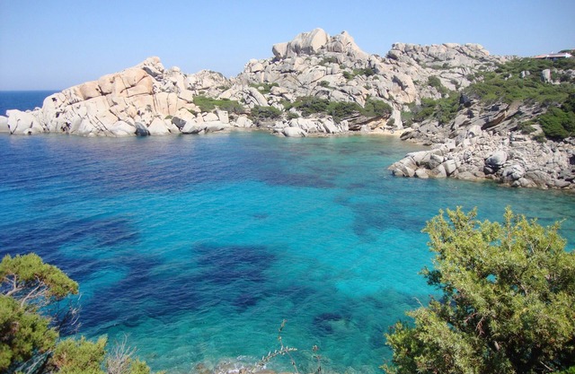 Detached Holiday Villa "Casa Vacanze Rena Majore" Near the Beach with Terrace, Parking Available
