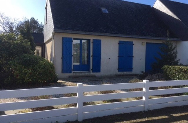 Detached house 300 meters from the Mine d'Or beach.