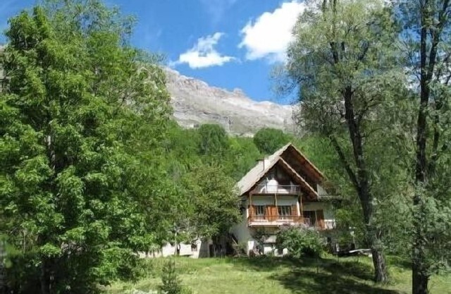 Detached house of character-Spacious-Pelvoux- Hautes Alpes