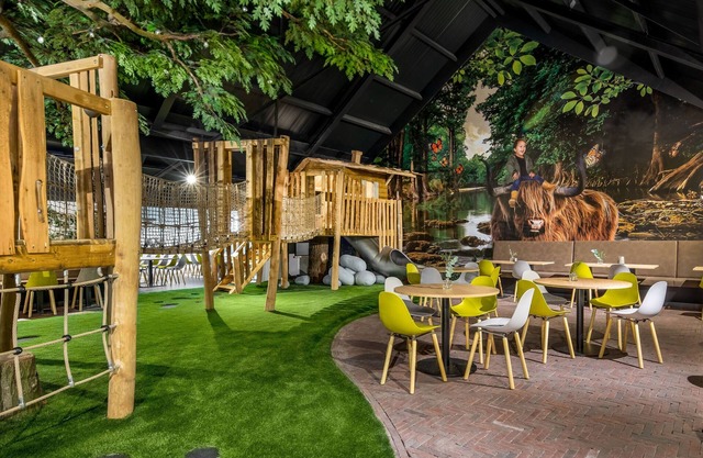 Detached villa in a green environment