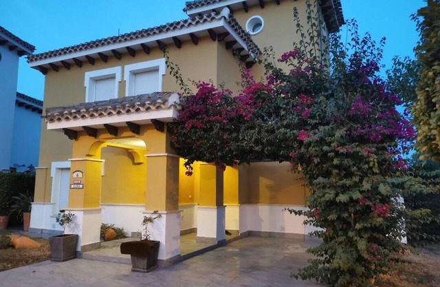 Detached villa with heated pool golf view