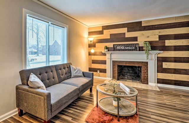Detroit Vacation Rental ~ 11 Mi to Downtown!