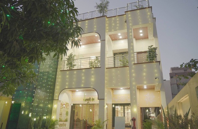 Dev Sneh Residency