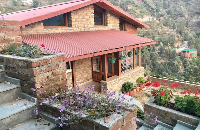 Dhoop Ghar- Malla Ramgarh near Neemrana Bungalows